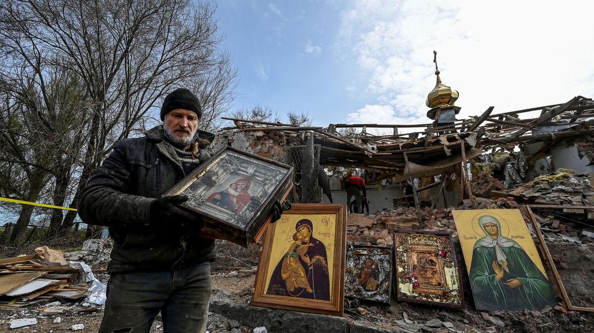 Ruská palba ničila o Velikonocích i kostely